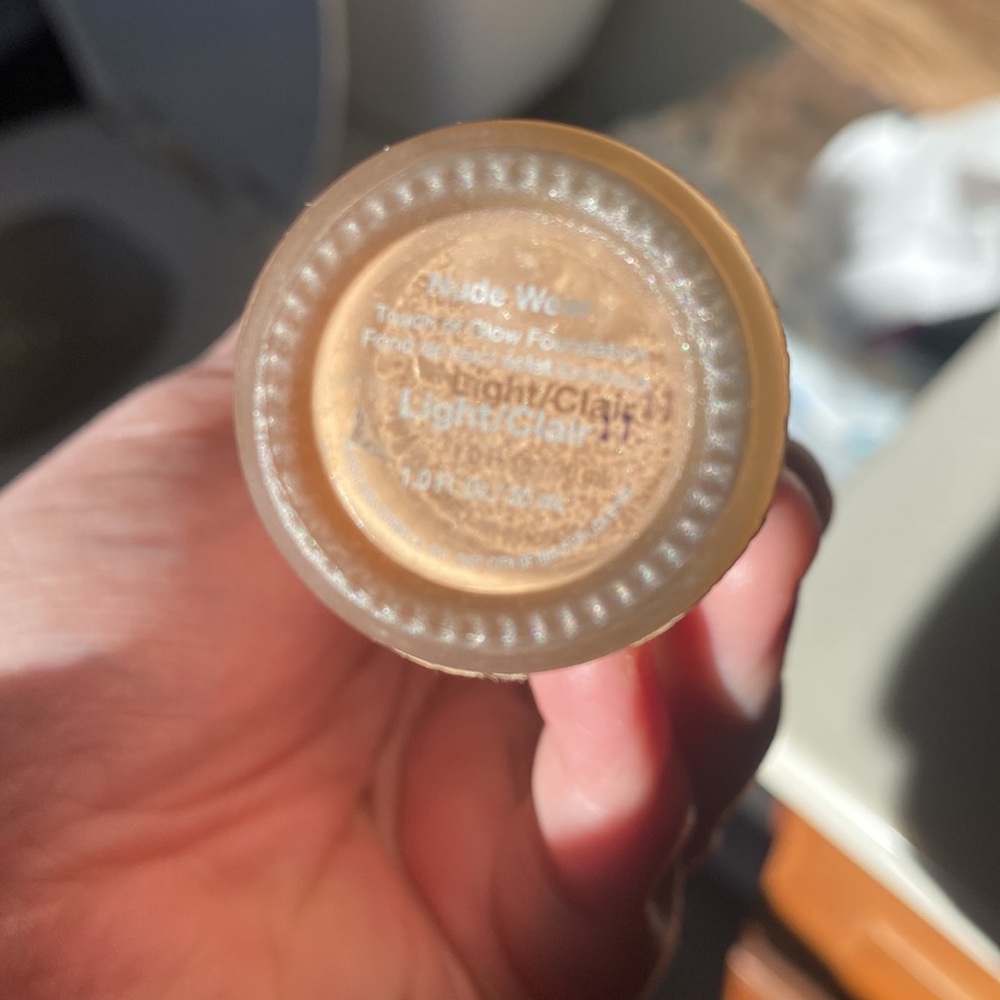 Makeup - Picture 2 of 2